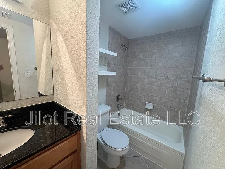 1445 Monroe Dr NE #C38 — Photo 10