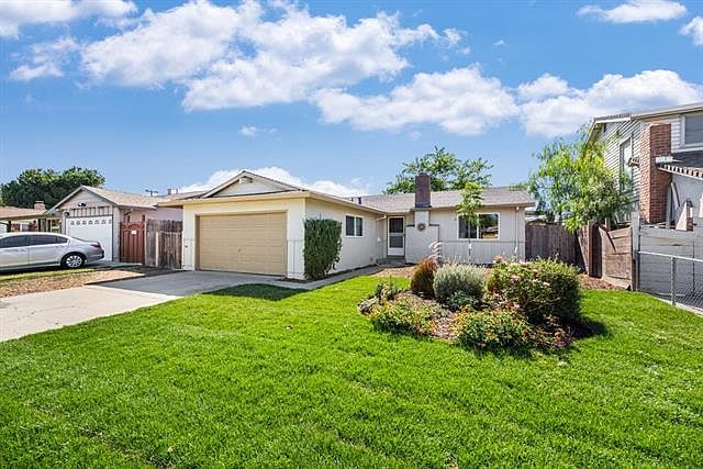 1st image of 2768 Woodmoor Dr