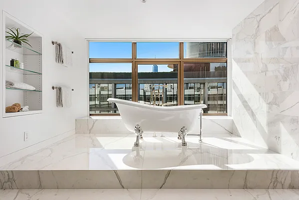 Sold by Corcoran | media 21