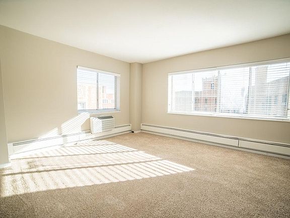 5th image of 4821 Roanoke Pkwy APT 801