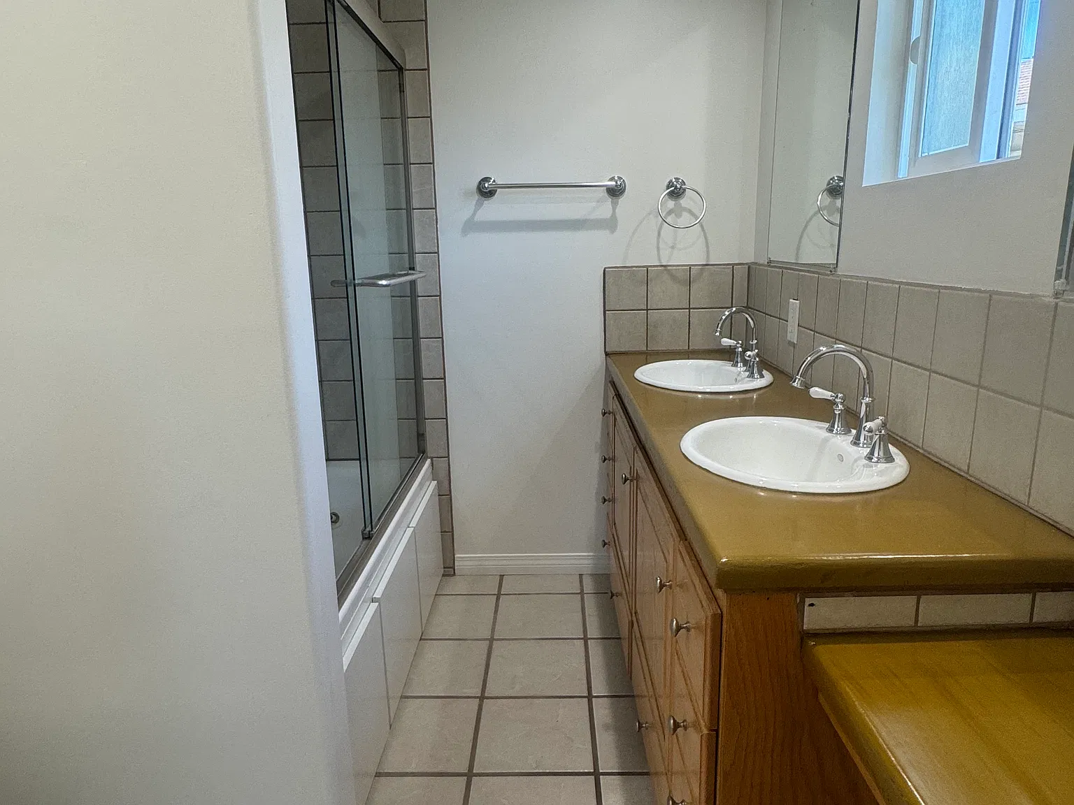 2 bed, 850 sqft, $3,500 — Photo 4