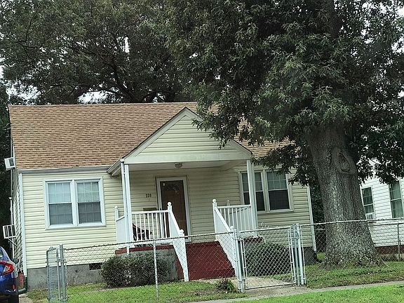 4th image of 239 Rogers Ave
