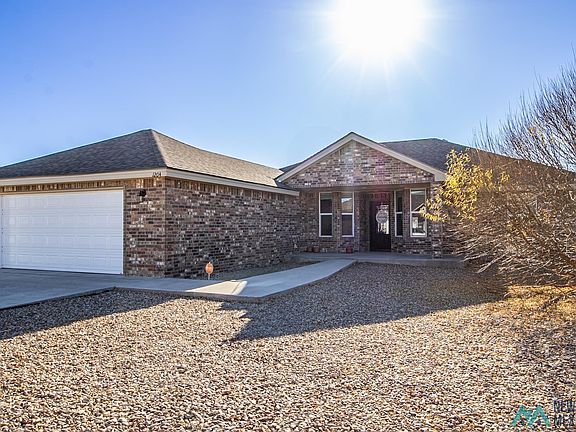 2nd image of 1204 Oakwood Cir