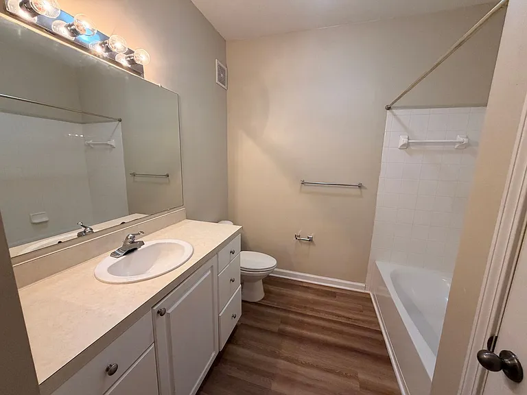 3750 Silver Bluff Blvd #406 — Photo 2