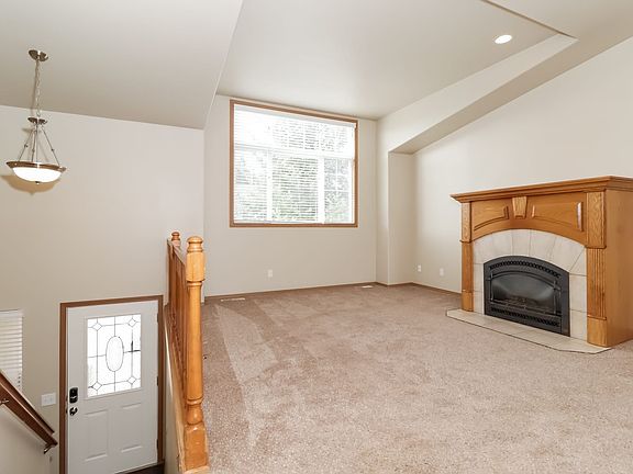 2nd image of 11323 34th St NE