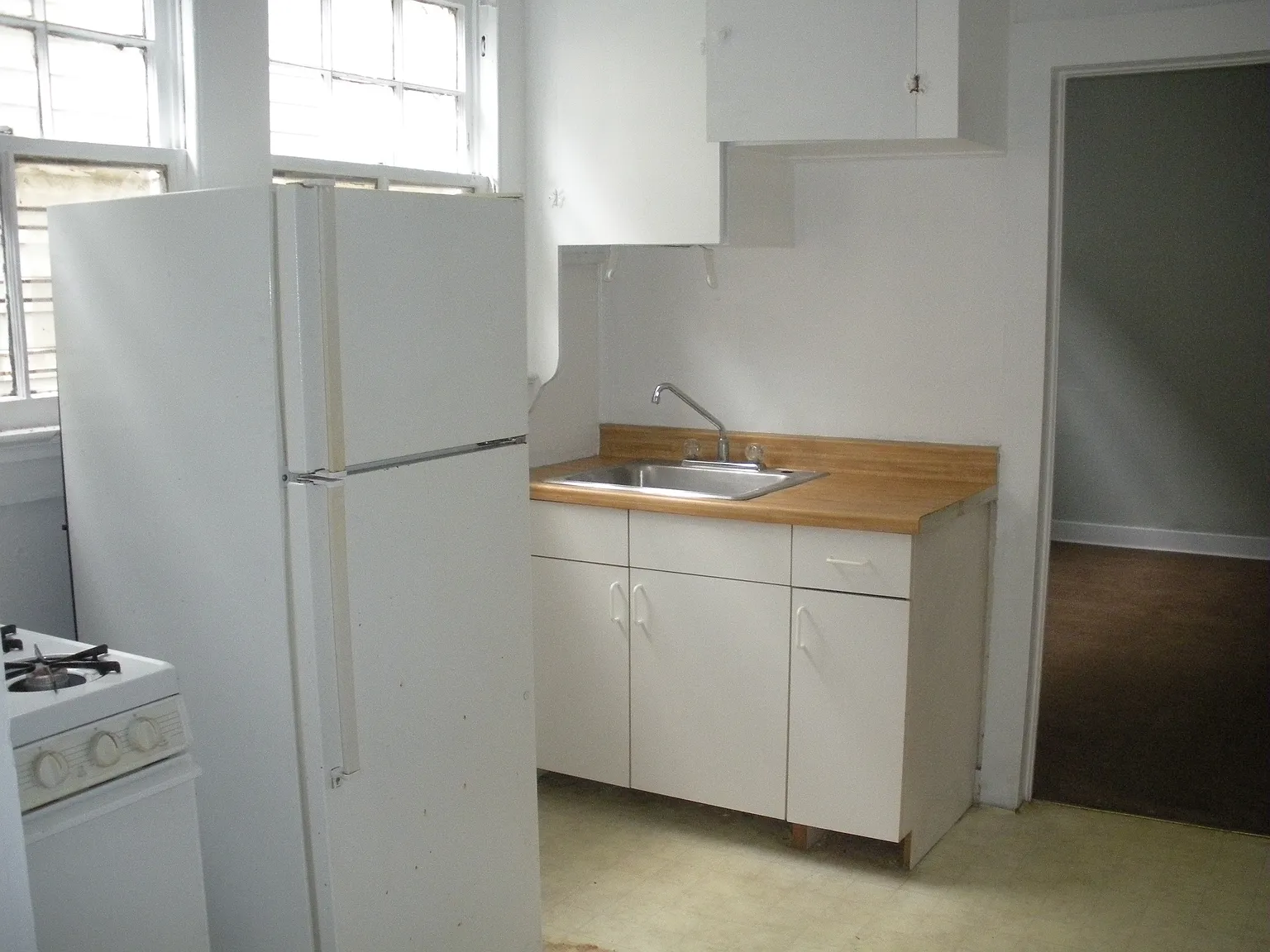 3 bed, 1200 sqft, $1,150 — Photo 3