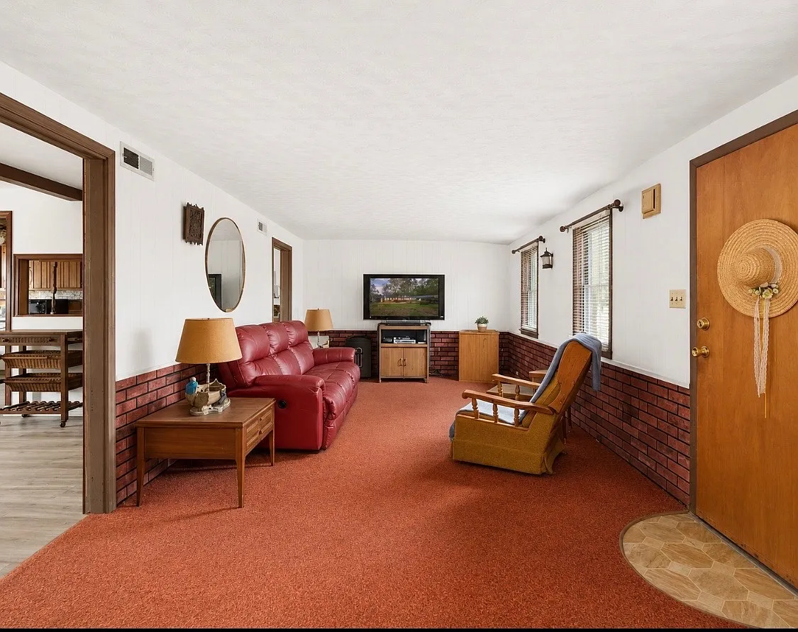 4 bed, 1850 sqft, $2,000 — Photo 3