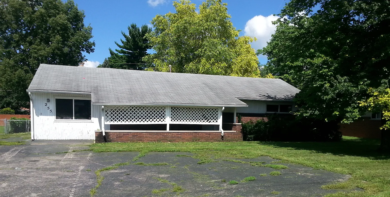 255 Hamilton Rd photo 1