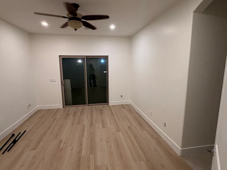 7037 W Sophie Ln — Photo 6