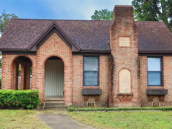 110 E Merritt St, Marshall, TX 75670