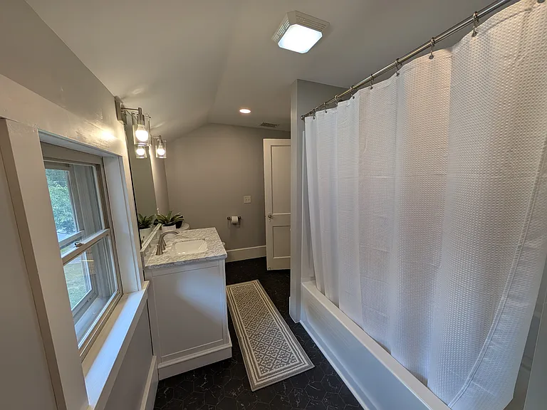 486 Needham Ave — Photo 24