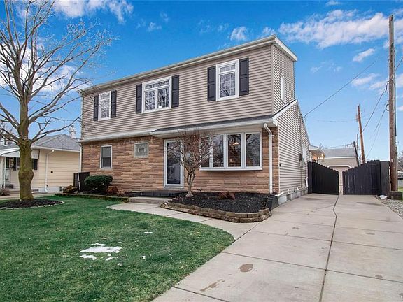 3rd image of 360 Floradale Ave