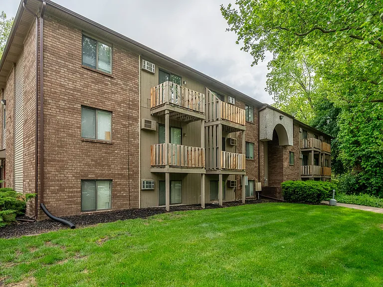 Oak Valley Apartments — Photo 14