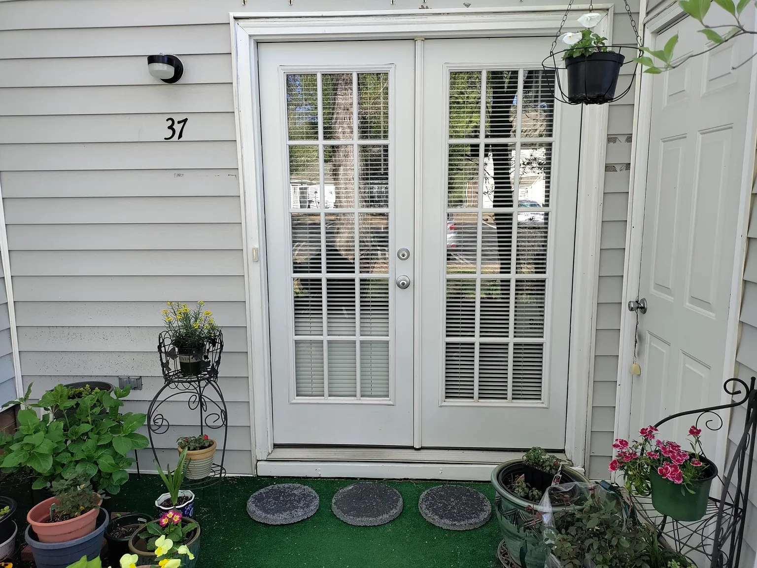 2 bed, 1.5 bath, 1088 sqft, $1,600 — Photo 3
