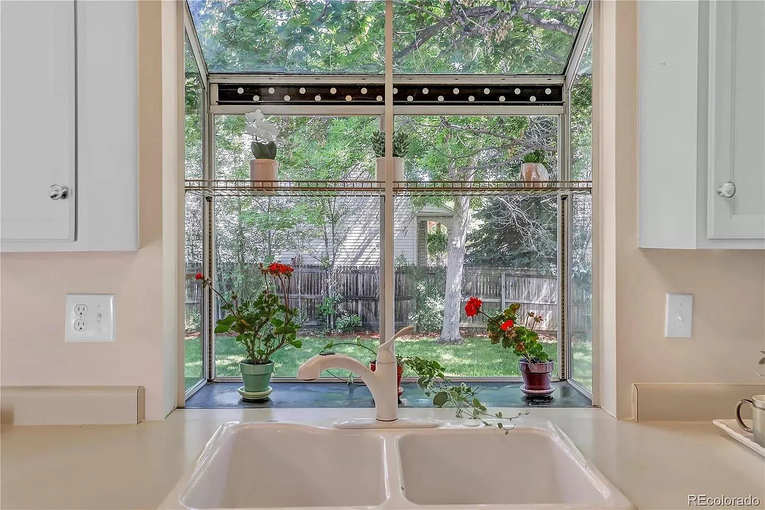 3 bed, 1307 sqft, $3,200 — Photo 3