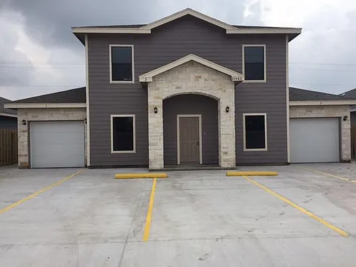 20502 Westfield Dr #2 Photo 1