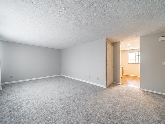3rd image of 8356 Tamarack Dr