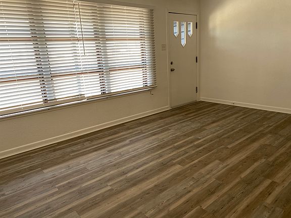 4th image of 1530 Daly Dr #A