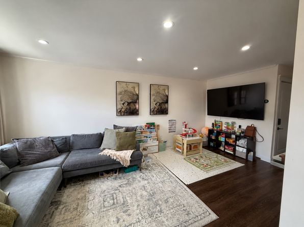 3620 166th St APT 3