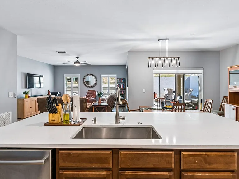 107 Parkhurst Ln — Photo 13