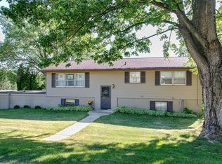 406 Lake View Dr NE, Solon, IA 52333