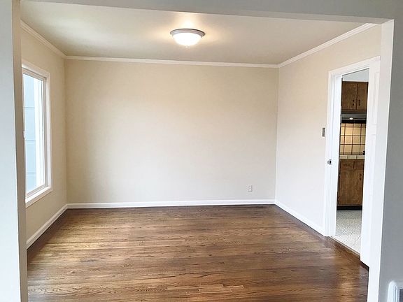 5th image of 32 Riverton Dr