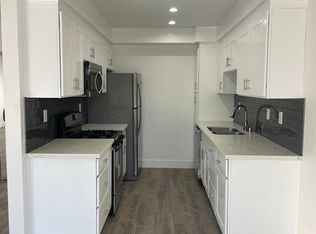 330 N Crescent Dr APT 303, Beverly Hills, CA 90210
