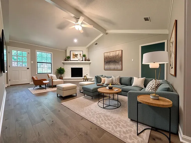 306 Lynnewood Dr — Photo 2
