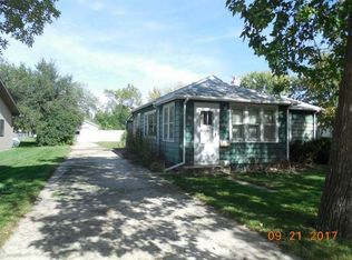 214 Market St E, Center, ND 58530