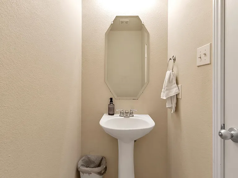 332 Mystic River Trl — Photo 15