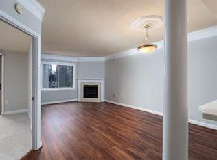 901 N Monroe St APT 202, Arlington, VA 22201