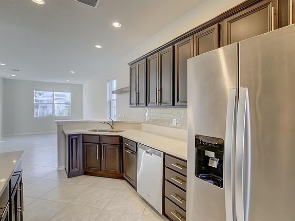 2nd image of 4034 Long Leaf Ln #434