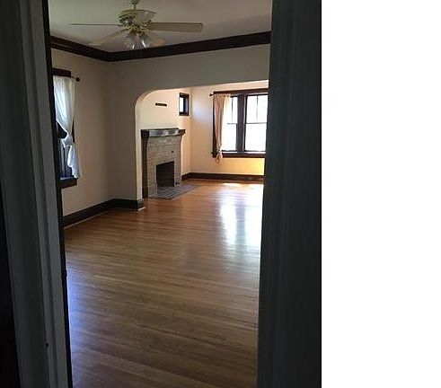 4th image of 5011 Lansdowne Ave
