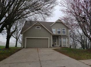 8204 NW 82nd Ct, Kansas City, MO 64152