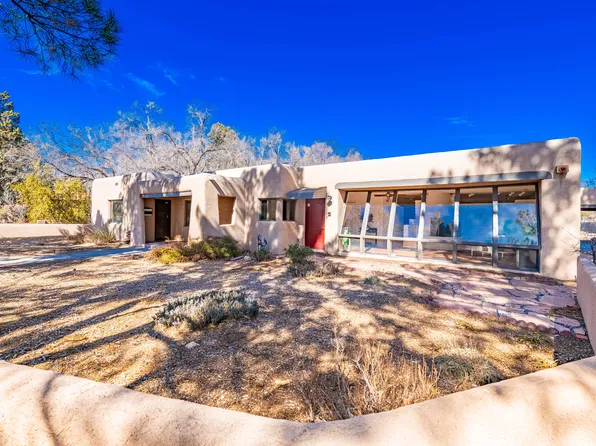 901 Los Arboles Ave NW, Albuquerque, NM 87107