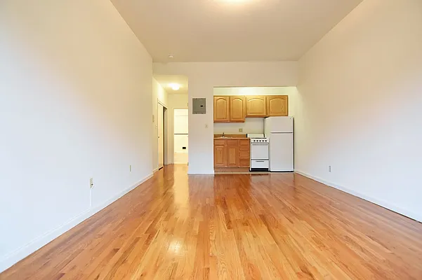 Rented by Balass Ralph, LREB | media 14