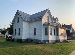 402 1st Ave W, Farley, IA 52046