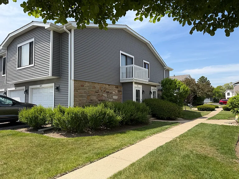 422 Buchanan Ct — Photo 1