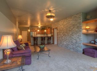 4009 Fairway Hills Dr, Rapid City, SD 57702