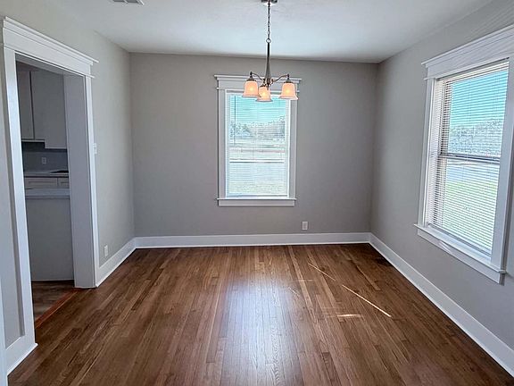 5th image of 209 Calvert St