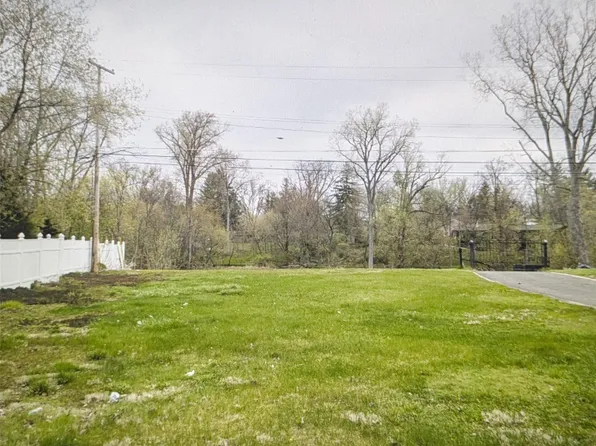 29102 Terrence St, Livonia, MI 48154