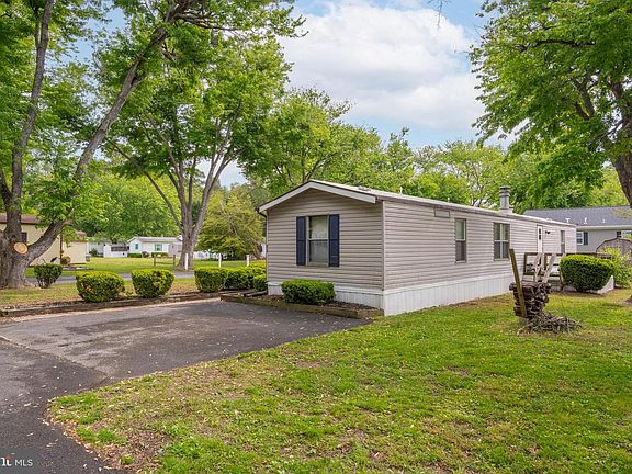 5th image of 23471 E Beach Dr