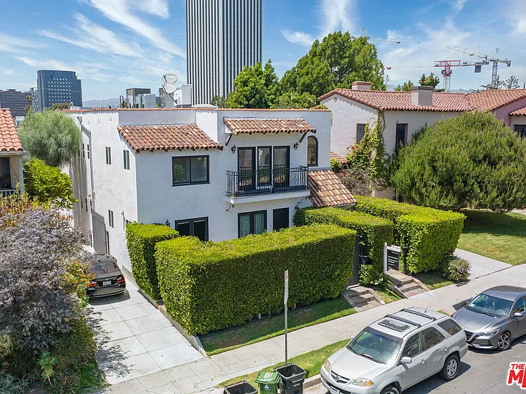 831 S Curson Ave — Photo 19
