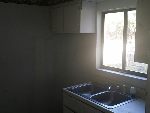 2nd image of 1517 Doby Cir