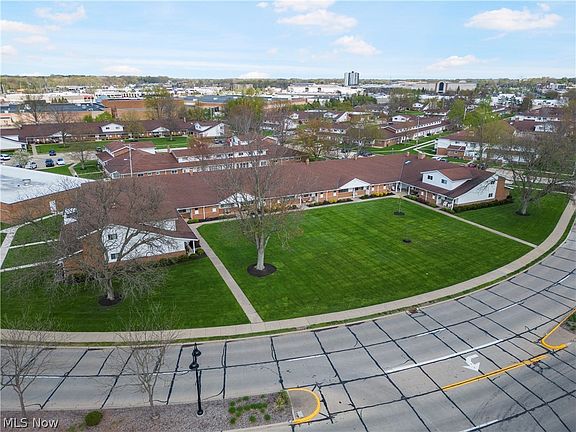 3rd image of 25500 Country Club Blvd Unit 19