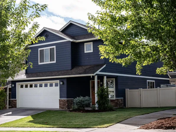 633 SE Glengarry Pl, Bend, OR 97702
