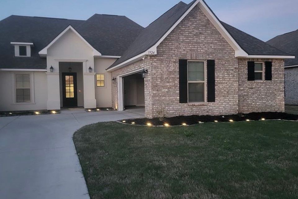2nd image of 3924 Jeffery Kyle Dr