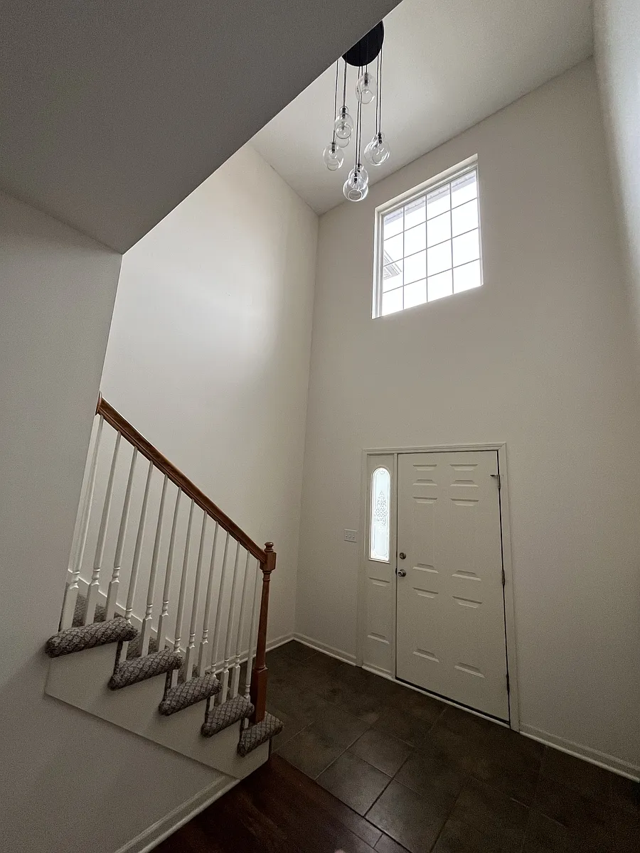 Building Photo - 1204 Dustins Way