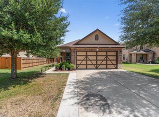 611 Big Bend Trl, Taylor, TX 76574