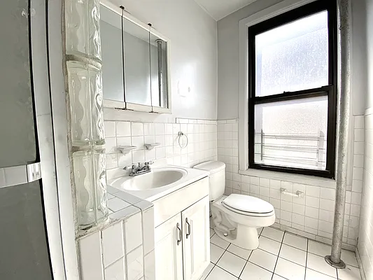 Rented by Sovereign Associates | media 34